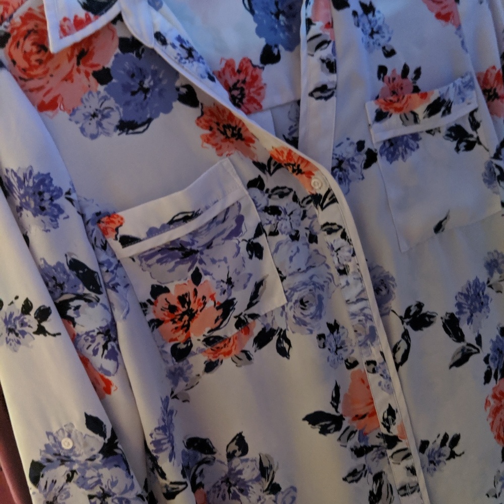 Candie's Floral Button Blouse